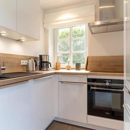 Reetdachhaus Friesenkate Reetdachhaus Friesenkate * Böhl