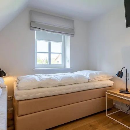 Reetdachhaus Friesenkate Reetdachhaus Friesenkate Hébergement de vacances