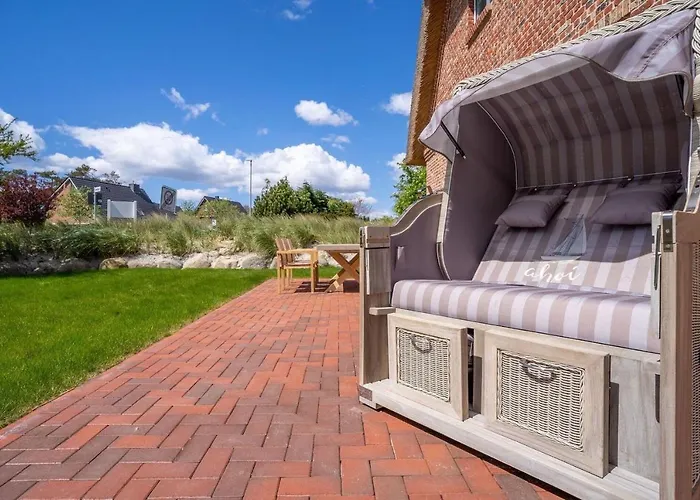 Holiday home Reetdachhaus Friesenkate Reetdachhaus Friesenkate Sankt Peter-Ording